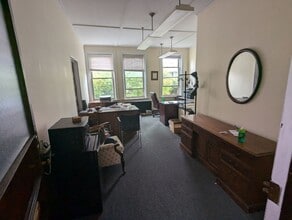 1 Park St, Attleboro, MA to rent Interior Photo- Image 1 of 2