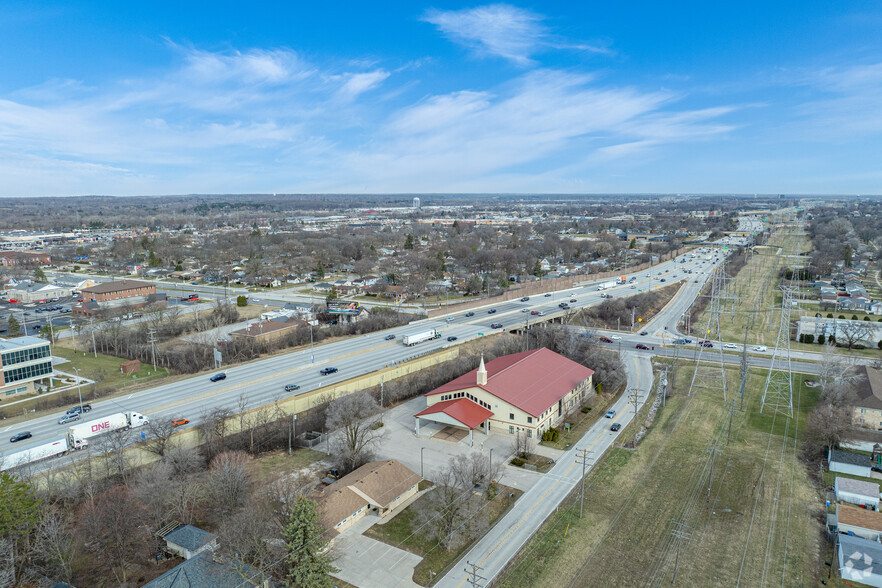 3131 S 100th St, Milwaukee, WI for rent - Building Photo - Image 1 of 5