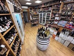 30 Newton Rd, Swansea to rent Interior Photo- Image 2 of 6