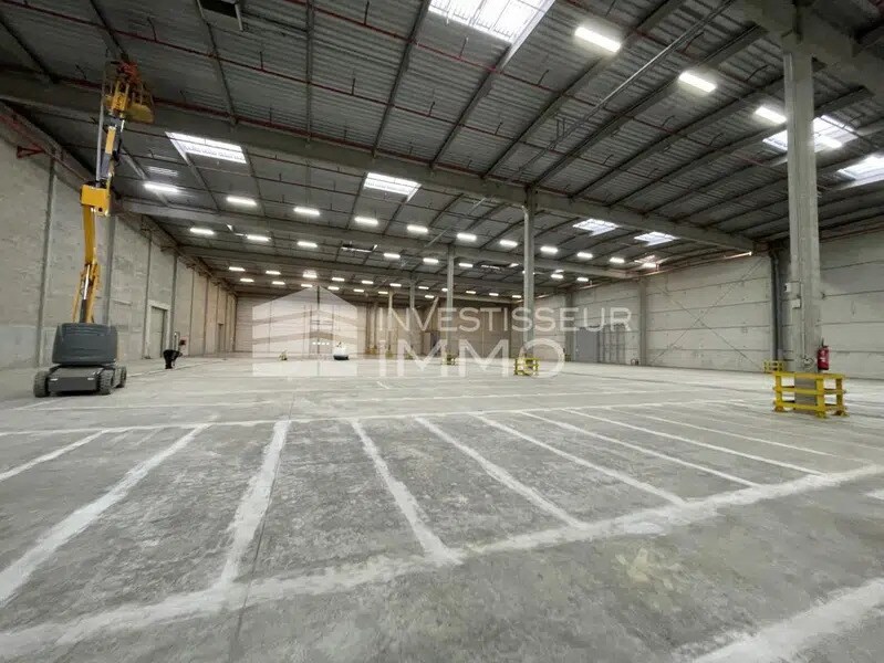 Industrial in Roissy-en-Brie to rent Interior Photo- Image 1 of 8