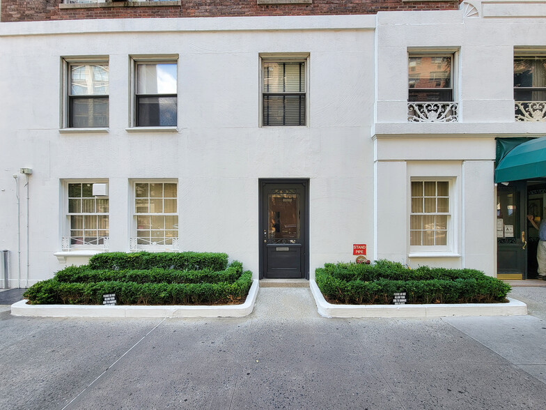 340 E 72nd St, New York, NY for sale - Building Photo - Image 3 of 5