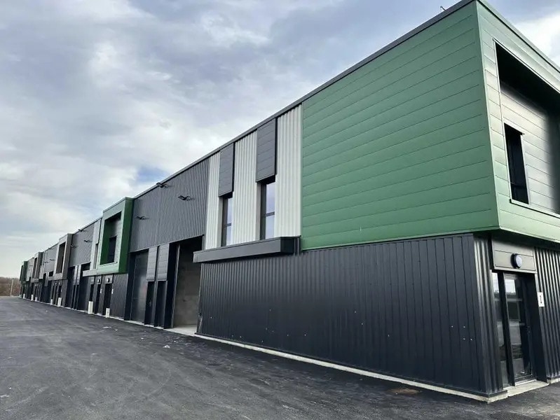 Industrial in Villette-d'Anthon for sale Building Photo- Image 1 of 15