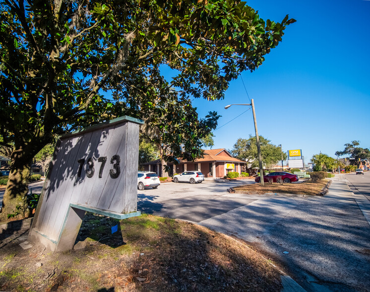 Hodgson Memorial Drive, Savannah, GA for rent - Building Photo - Image 3 of 25