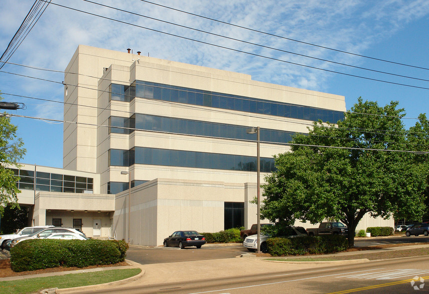 1421 N State St, Jackson, MS for sale - Building Photo - Image 2 of 5