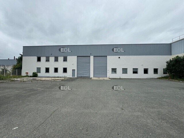 Light Industrial in Plaisir for sale - Building Photo - Image 1 of 5