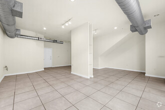 1430 Dragon St, Dallas, TX for rent Interior Photo- Image 2 of 3