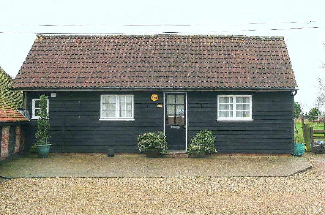 St Georges Rd, Farnham to rent Primary Photo- Image 1 of 2