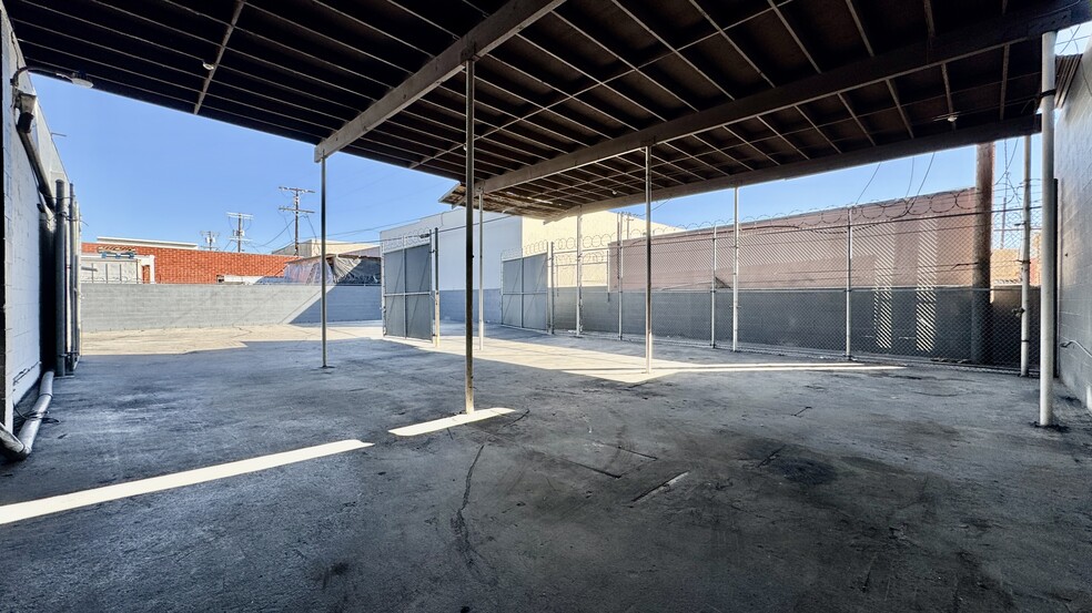 7356 Greenbush Ave, North Hollywood, CA for sale - Building Photo - Image 1 of 1