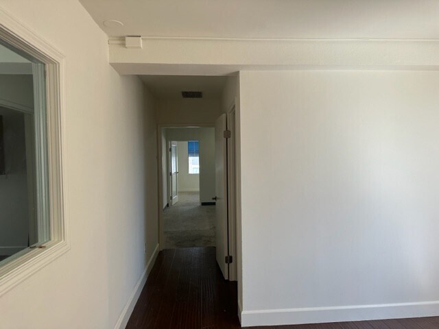 2102-2116 Wilshire Blvd, Santa Monica, CA to rent Interior Photo- Image 1 of 10
