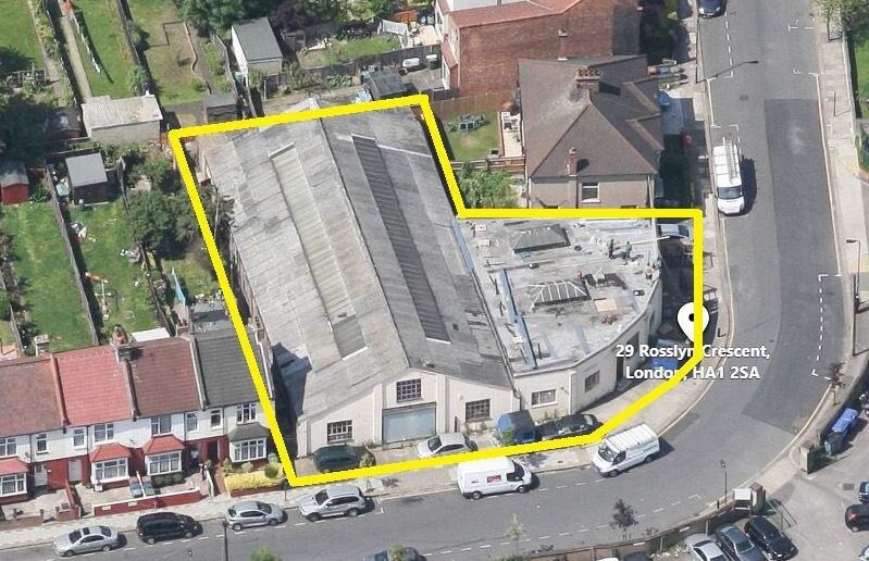 3137 Rosslyn Cres, Harrow, HA1 2SA UK