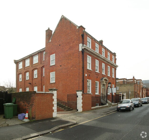 12 Compton Rd, London for rent - Building Photo - Image 2 of 3