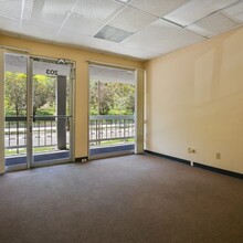 5111 Santa Fe St, San Diego, CA for rent Interior Photo- Image 2 of 7