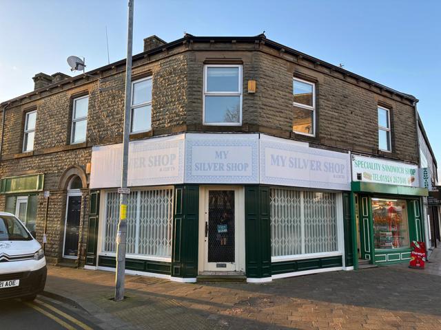 4 Market Pl, Ossett for rent - Building Photo - Image 1 of 2