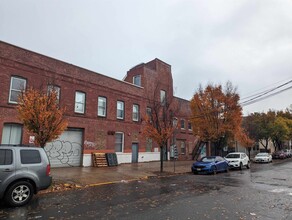 13-31 New York Ave, Newark, NJ for rent Building Photo- Image 2 of 15