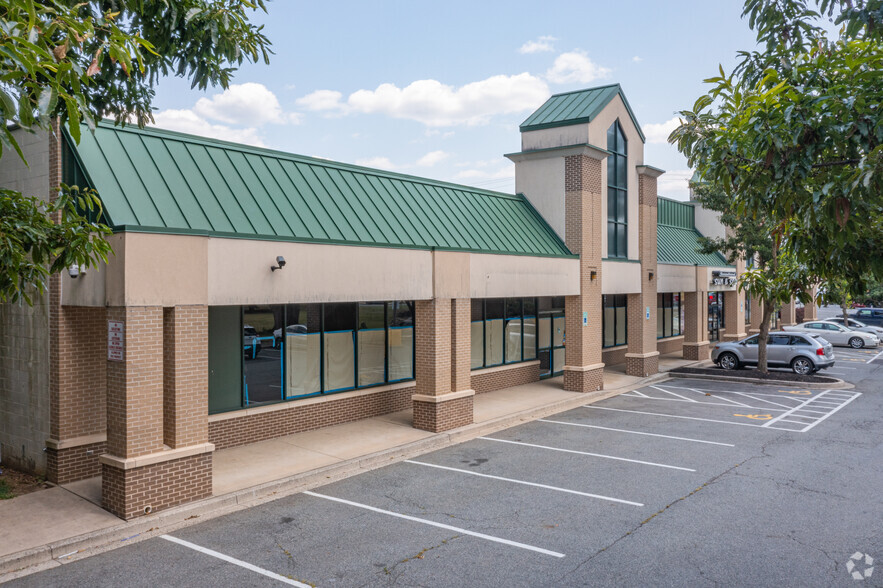 101-135 Big Elk Mall, Elkton, MD for rent - Building Photo - Image 2 of 4