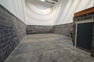 Limberline Rd, Portsmouth to rent Interior Photo- Image 1 of 2