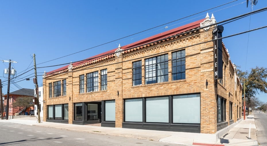 2101 McCullough Ave, San Antonio, TX for rent - Building Photo - Image 1 of 3