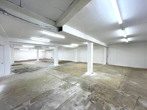 58-62 High St, St Neots to rent Interior Photo- Image 2 of 3