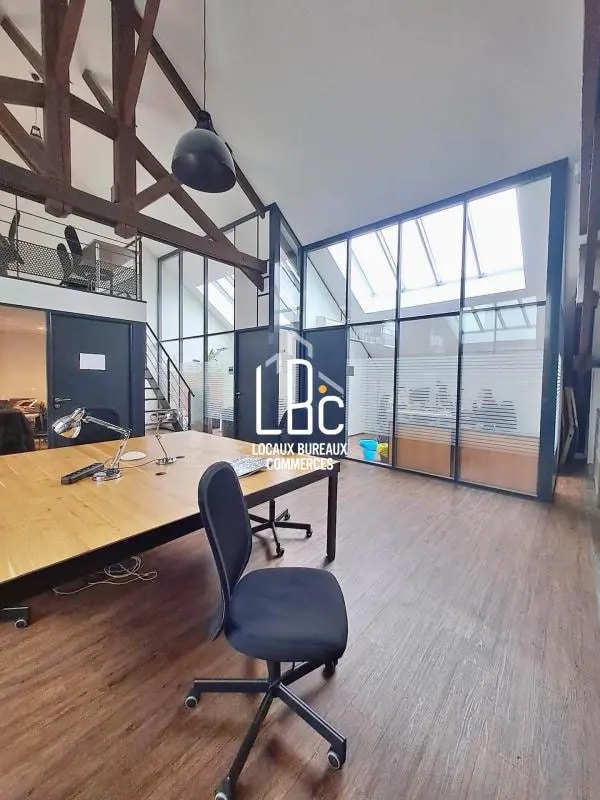 Vente Bureaux 652 m² - Photo 1
