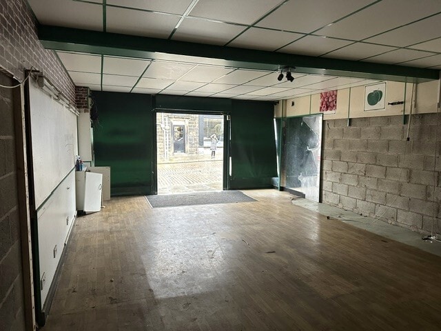 47 Bank St, Rossendale to rent Interior Photo- Image 1 of 5