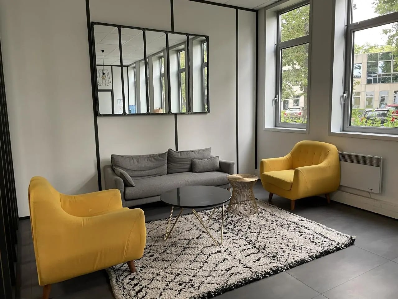 Office in Éragny to rent Interior Photo- Image 1 of 34