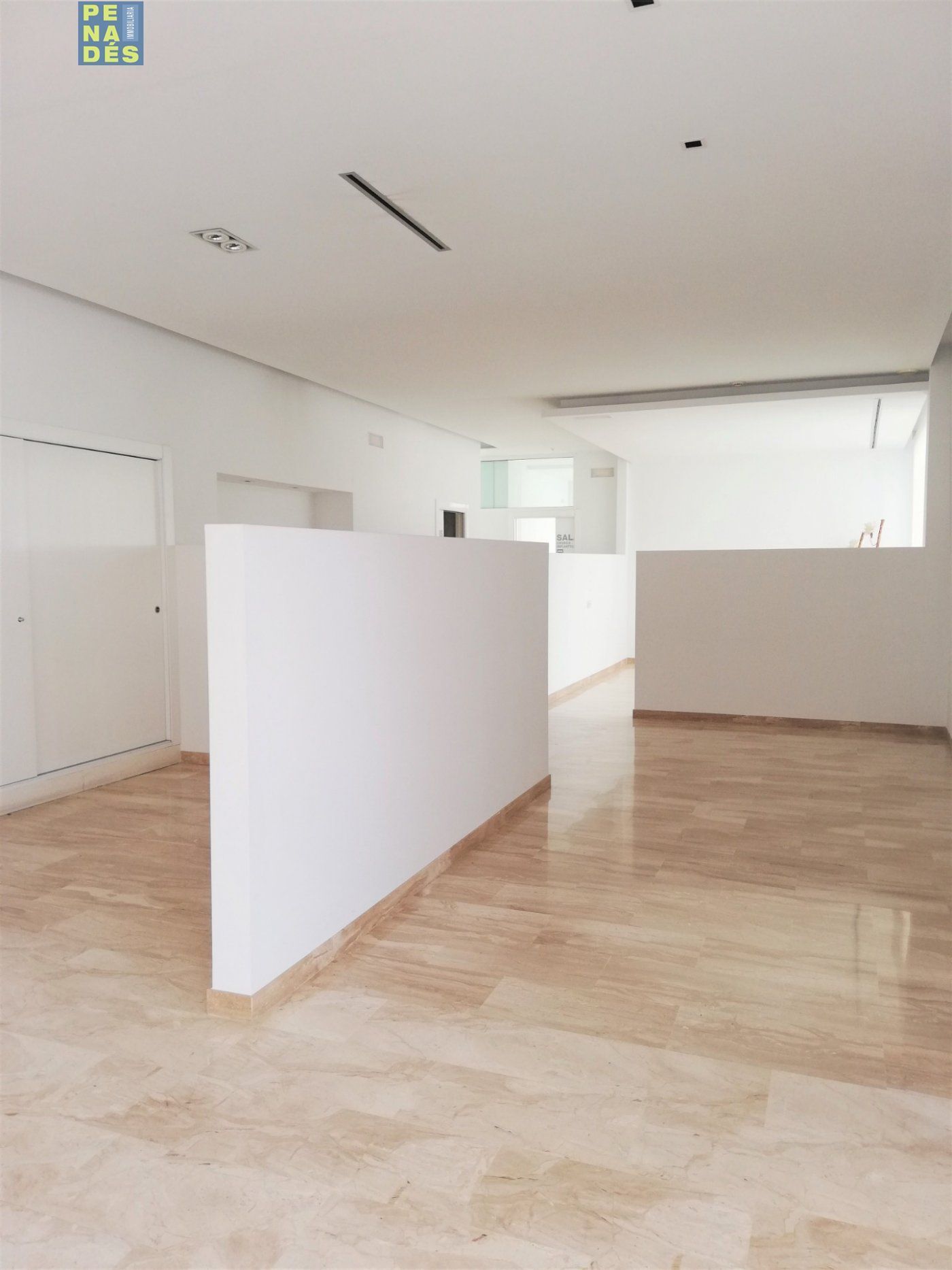 Retail in Bocairent, Valencia to rent Building Photo- Image 1 of 8