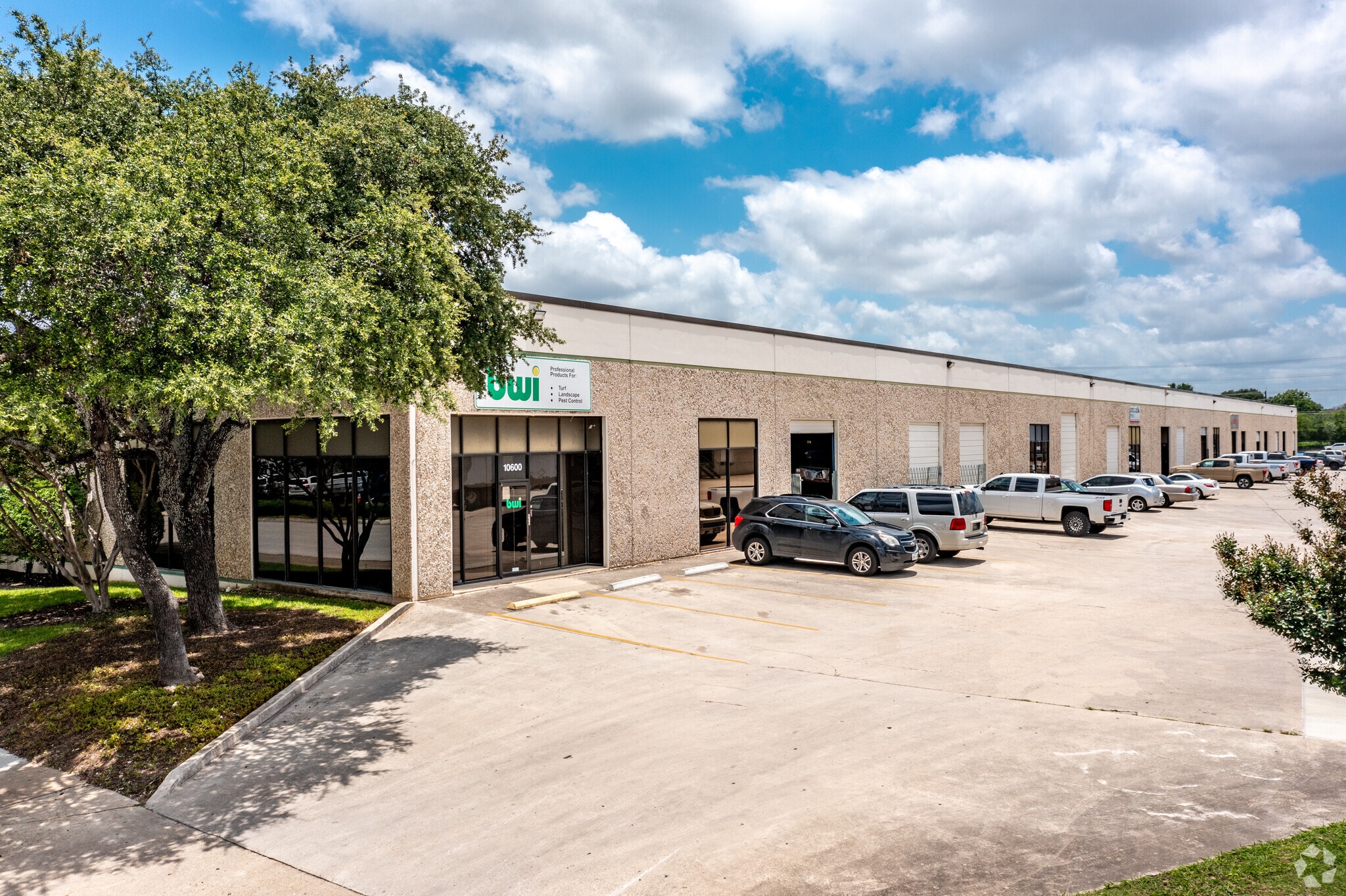 10601-10732 Sentinel St, San Antonio, TX to rent Building Photo- Image 1 of 21