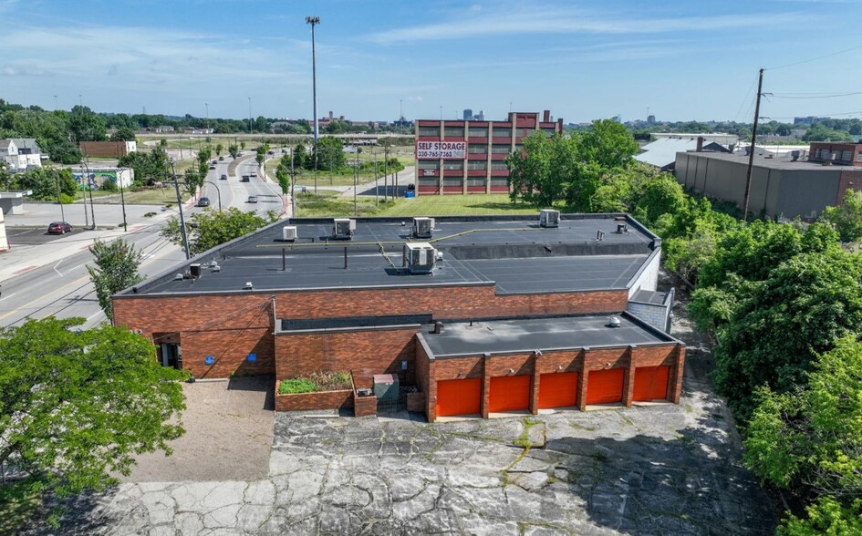 1063 S Main St, Akron, OH for rent - Building Photo - Image 1 of 8