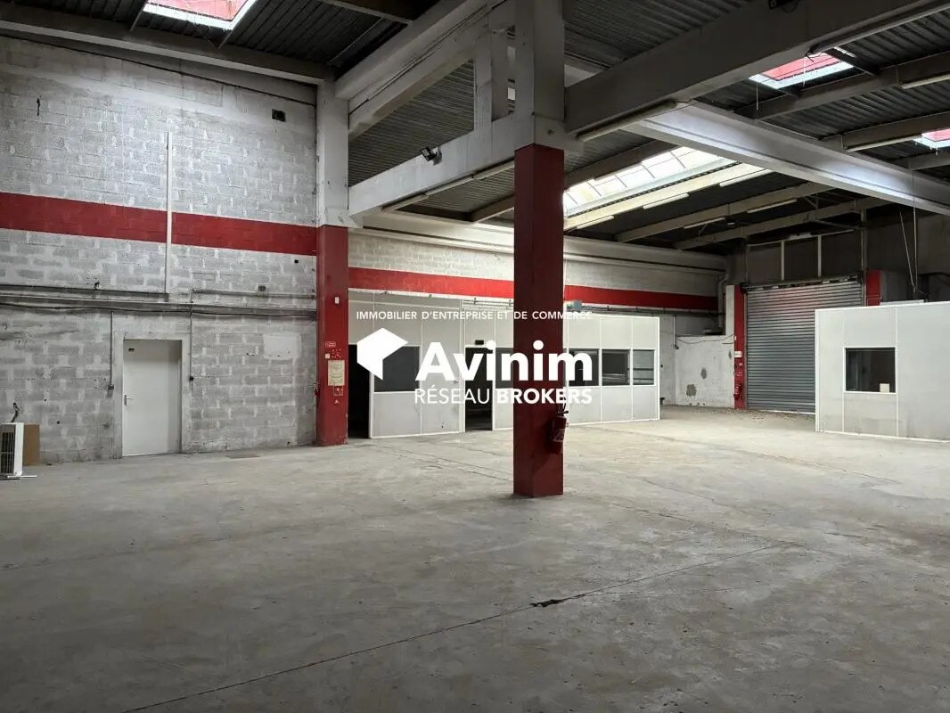 Industrial in Vitrolles to rent Building Photo- Image 1 of 10