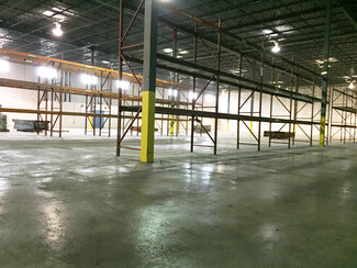 More details for 2700 W Roosevelt Rd, Chicago, IL - Industrial for Rent