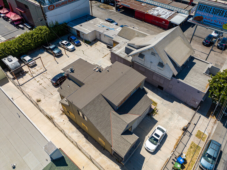 1116 N Gower St, Los Angeles, CA for sale - Building Photo - Image 3 of 4