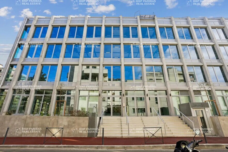 10 Rue Horace Vernet, Issy-les-Moulineaux to rent - Building Photo - Image 2 of 15