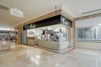 670 Hwy-7 E, Richmond Hill, ON for rent Building Photo- Image 1 of 7