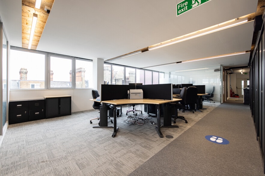 10-16 Elm St, London for sale - Interior Photo - Image 1 of 1