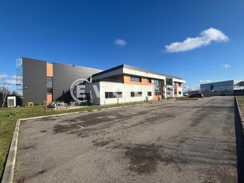 Light Industrial in Jonage to rent - Building Photo - Image 1 of 14