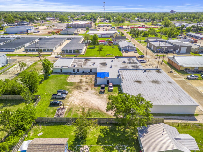 409 Scott St, Lake Charles, LA for sale - Building Photo - Image 3 of 11