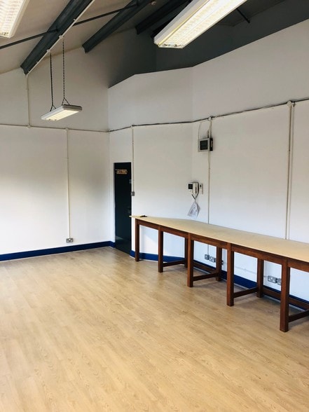 5 Conlan St, London to rent - Building Photo - Image 3 of 22