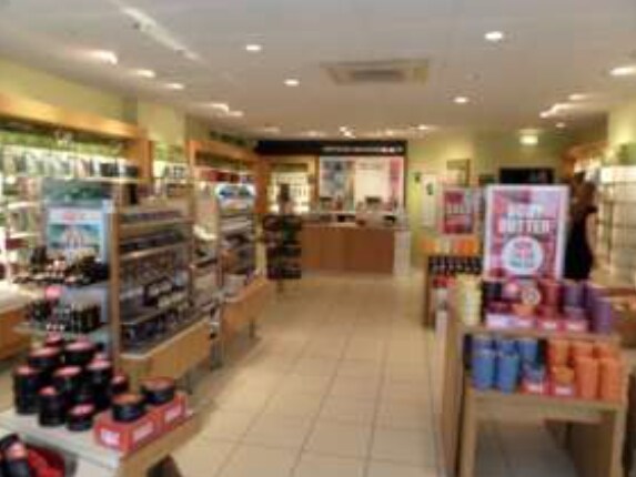 Strand St, Douglas to rent - Interior Photo - Image 3 of 10