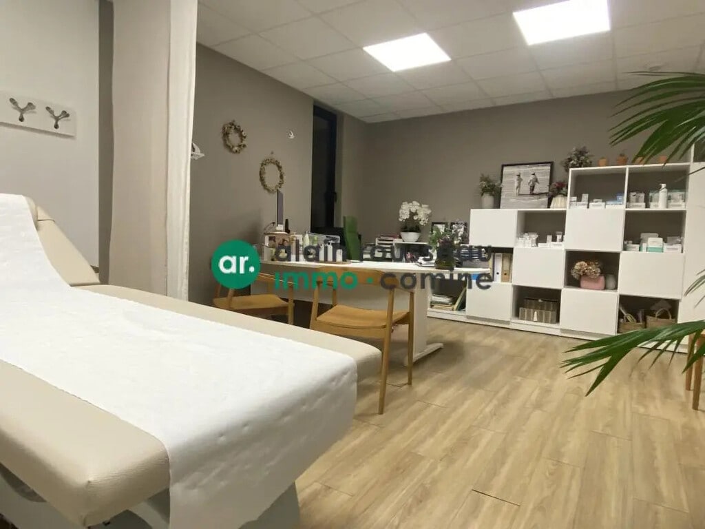 Location Bureaux 360 m² - Photo 1