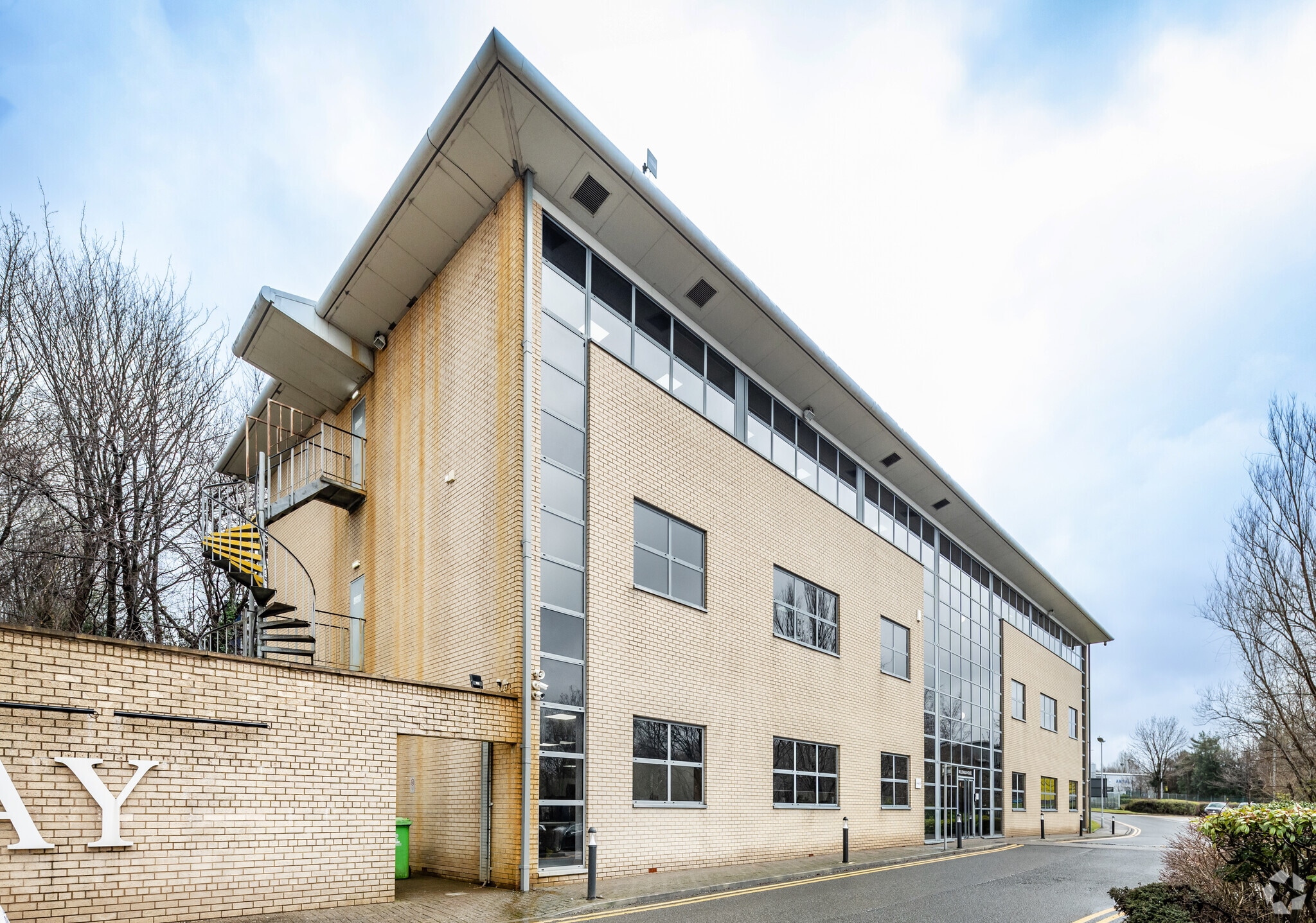 Progress Way, Manchester to rent Primary Photo- Image 1 of 4