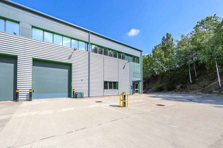 35 Edgington Way, Sidcup to rent - Building Photo - Image 2 of 7