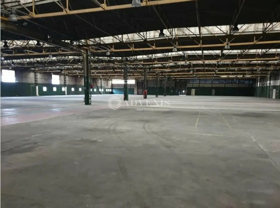Location Entrepôt 2 500 m² à 5 600 m² - Photo 1