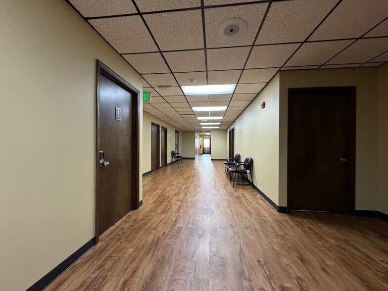 8396 Mississippi St, Merrillville, IN to rent - Interior Photo - Image 2 of 16