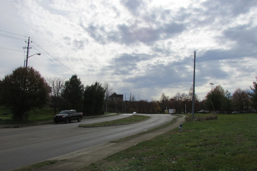 165 Marketplace, Johnson City, TN for sale - Building Photo - Image 3 of 10