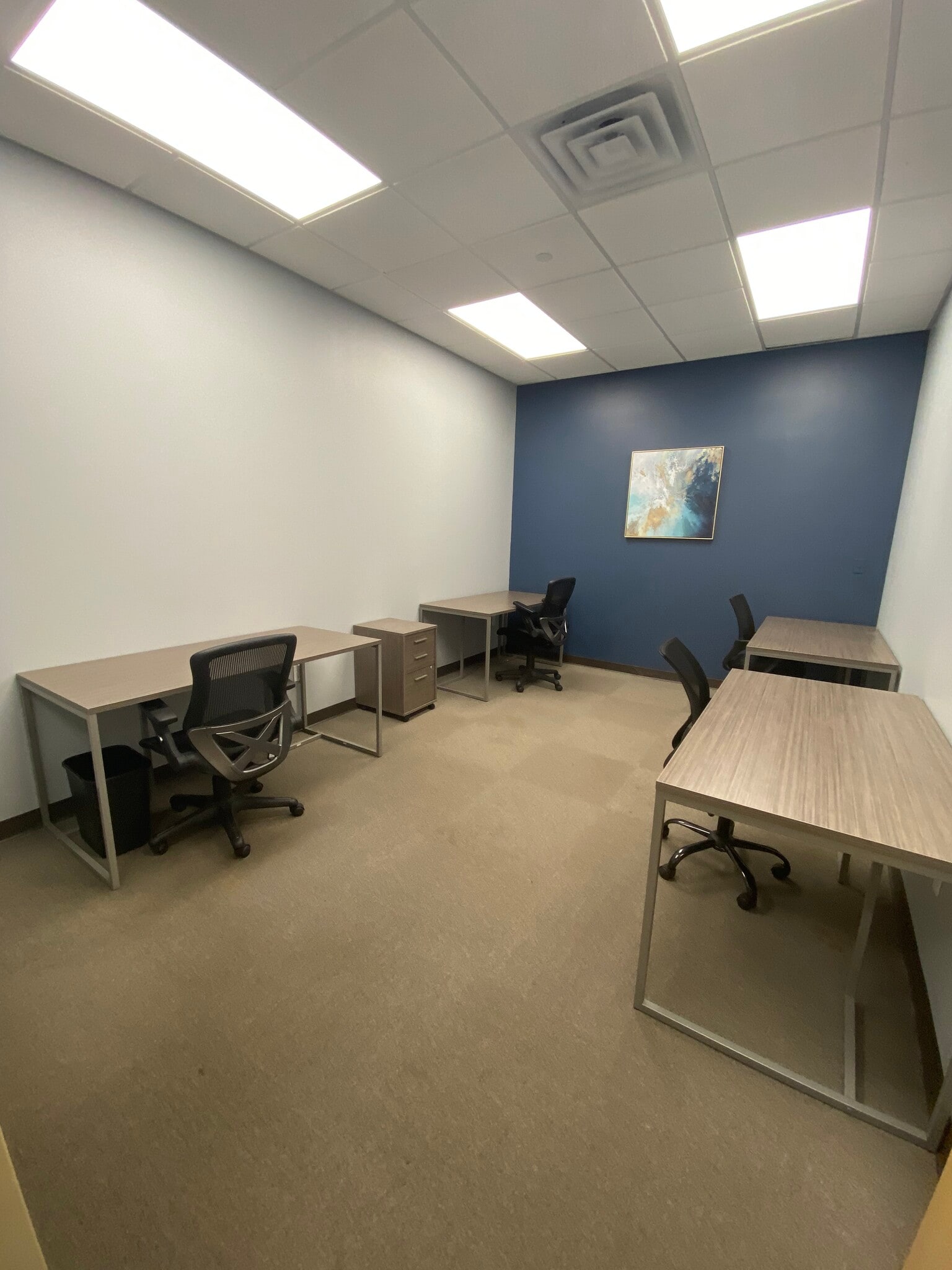 125 Michael Dr, Syosset, NY to rent Interior Photo- Image 1 of 16