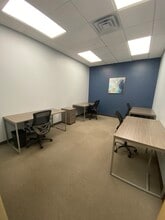 125 Michael Dr, Syosset, NY to rent Interior Photo- Image 1 of 16