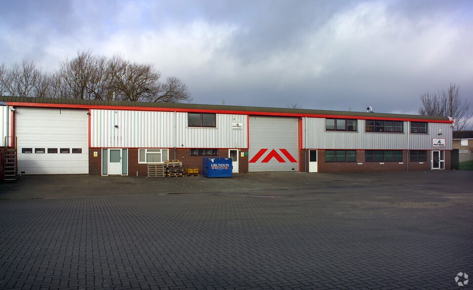 7 Wedgwood Rd, Bicester to rent - Building Photo - Image 2 of 10