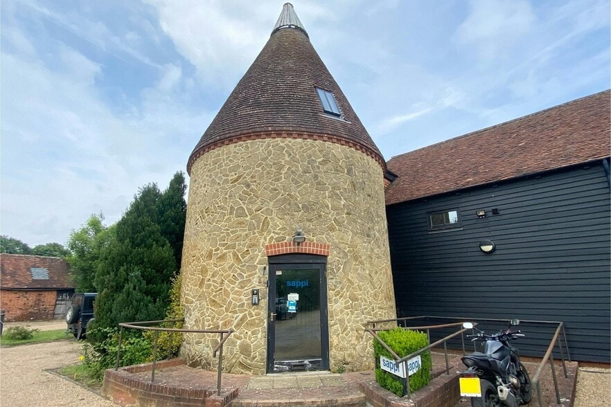Squerryes Oast, Beggars Ln, Westerham to rent - Building Photo - Image 3 of 3