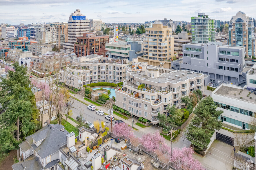 1204-1236 W 8th Ave, Vancouver, BC for rent - Building Photo - Image 2 of 4