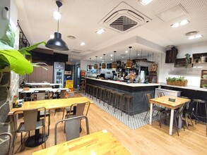 Retail in Barcelona, Barcelona to rent Interior Photo- Image 1 of 13